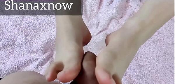  FOOT SIDE JOB OILED CUM ON FEETS 4K SHANAXNOW